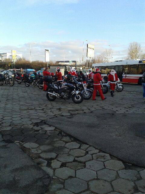 Pokazy walki, żonglerki i mikołaje na motocyklach. Wszystko z myślą o dzieciach