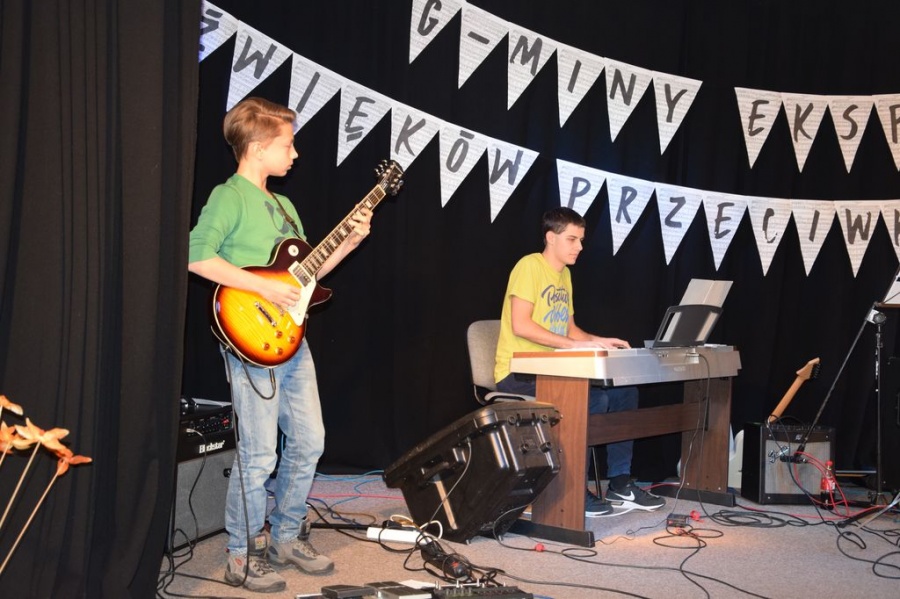 Muzycznie rozkręcali kulturalny Kazimierz. Młodzi na scenie GOK-u