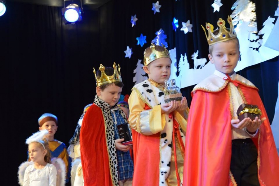 Spotkanie wigilijne kombatantów. Wzruszające przestawienie od maluchów dla seniorów