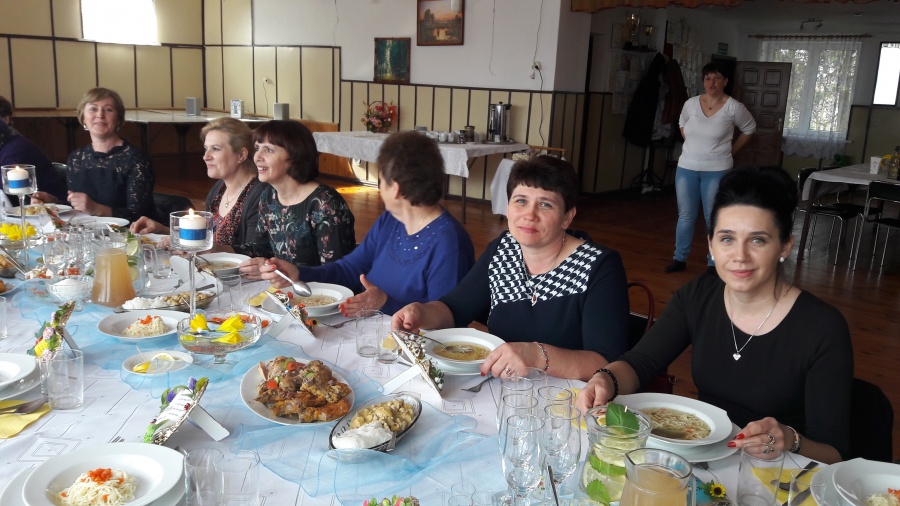 Na niedzielnym obiedzie z paniami z Sycewa. Kobiety uczciły swoje święto