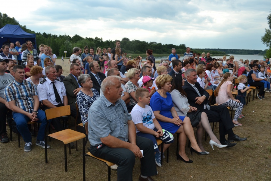 Dni Wilczyna ciąg dalszy. Na plaży zabawy dla dzieci, a później kabarety