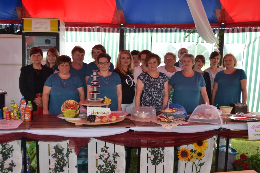 Wioska smerfów czeka na najmłodszych, smakołyki na starszych. Trwa Dzień Grodźca