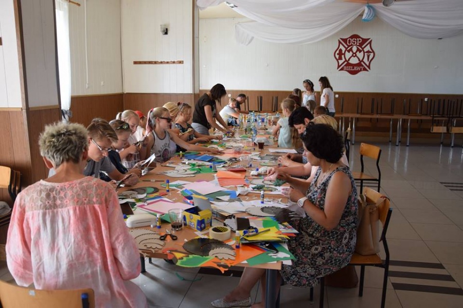 Objazdowy dom kultury ciągle w trasie. Bawili się już w Sokółkach, Dobrosołowie, jutro zapraszają do Jóźwina