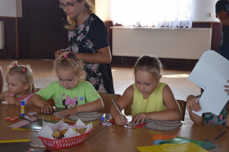 Objazdowy dom kultury ciągle w trasie. Bawili się już w Sokółkach, Dobrosołowie, jutro zapraszają do Jóźwina