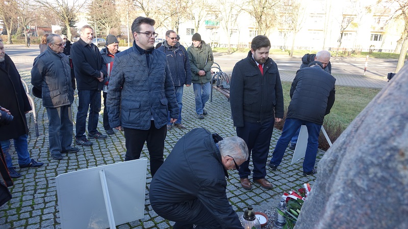 „Byłoby nie w porządku występować z ludźmi, którzy dokonali zbrodni na narodzie”