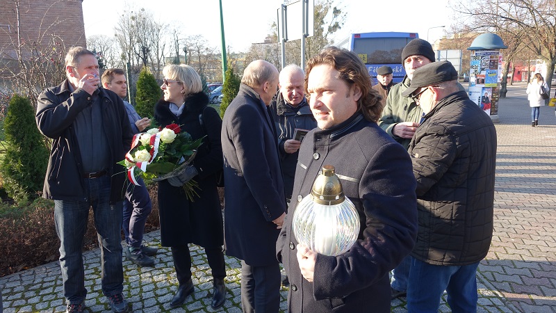 „Byłoby nie w porządku występować z ludźmi, którzy dokonali zbrodni na narodzie”