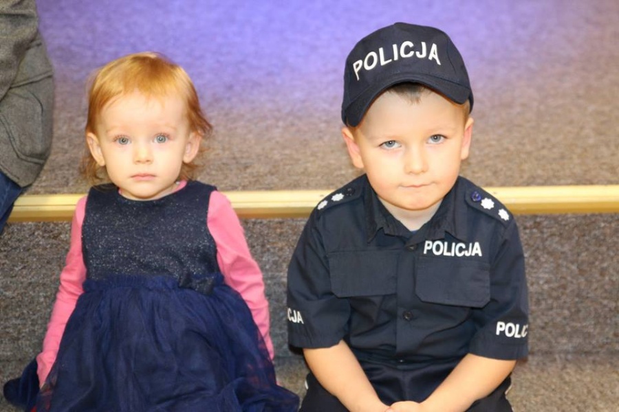 W GOK-u tańczyły księżniczki, policjanci i biedronki