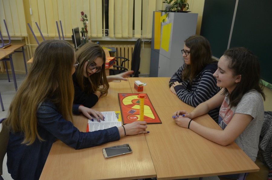 Do rana będą grać w planszówki, pokera i gry logiczne. Trwa Nocny Maraton w III LO