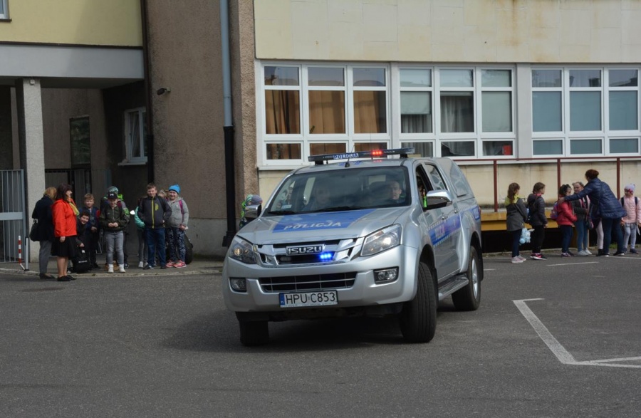 Policjanci otworzyli drzwi komendy. Zainteresowanie ogromne