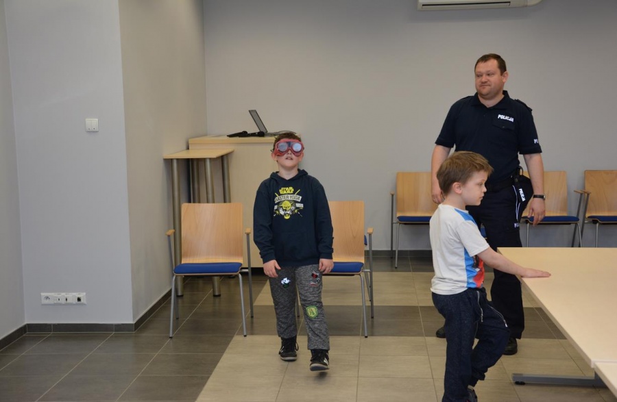 Policjanci otworzyli drzwi komendy. Zainteresowanie ogromne