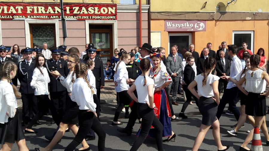 Poloneza czas zacząć! Już po raz drugi zatańczyli na rynku