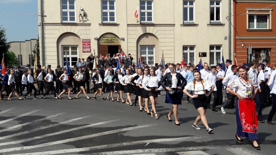 Poloneza czas zacząć! Już po raz drugi zatańczyli na rynku