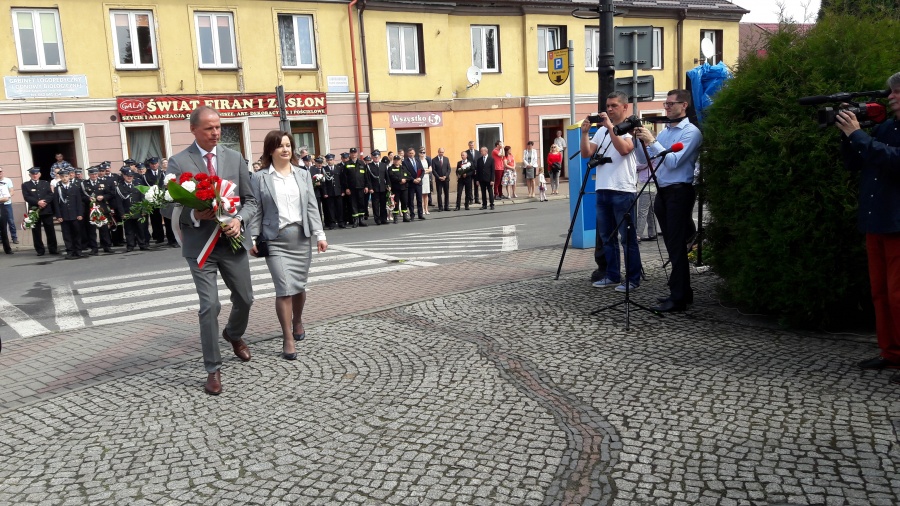 Poloneza czas zacząć! Już po raz drugi zatańczyli na rynku