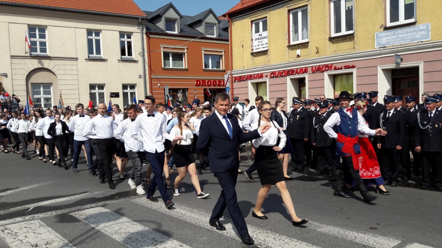 Poloneza czas zacząć! Już po raz drugi zatańczyli na rynku