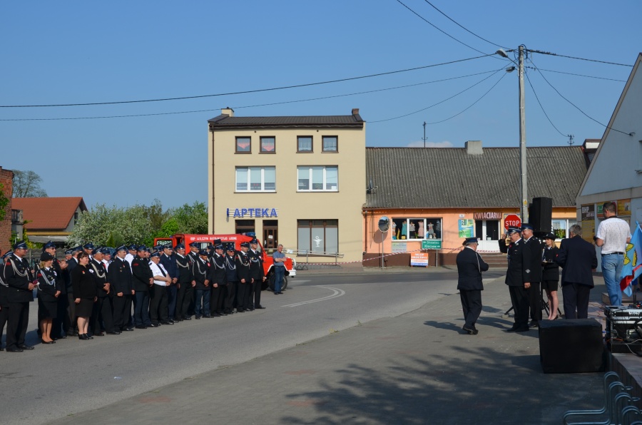 Odznaki dla druhów – starszych i młodszych. Dzień Strażaka w Wilczynie