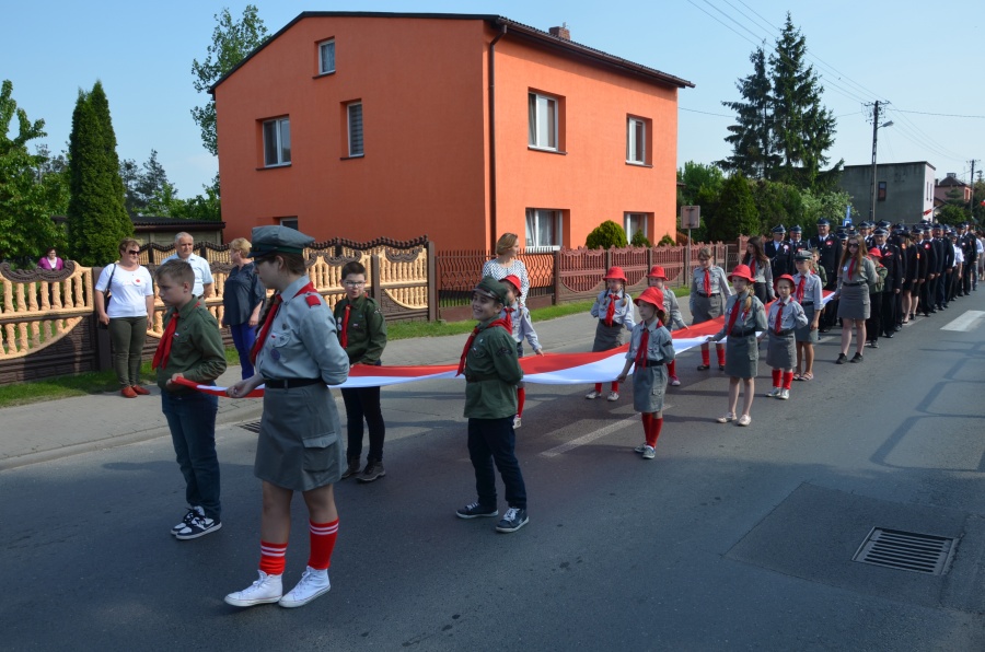 Odznaki dla druhów – starszych i młodszych. Dzień Strażaka w Wilczynie