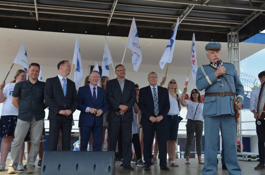 Młodzi koninianie stanęli na granicach Polski. Dziś świętują Dzień Dziecka