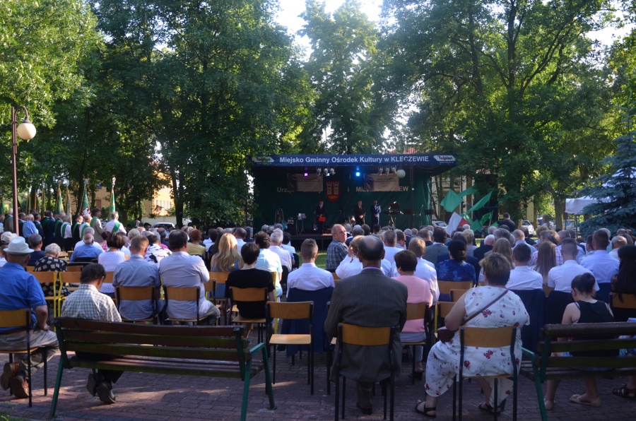 W Kleczewie powiewają zielone sztandary. Świętują tam ludowcy z całej Wielkopolski