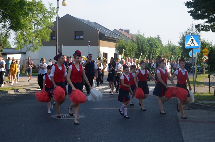 W Kleczewie powiewają zielone sztandary. Świętują tam ludowcy z całej Wielkopolski