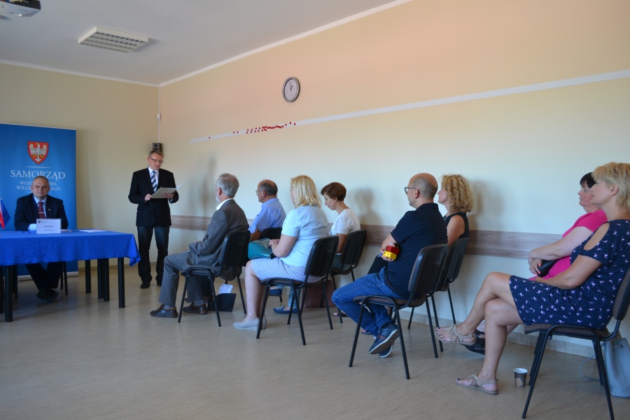 Obozy, wycieczki, festyny. Rozdano pieniądze na projekty edukacyjne