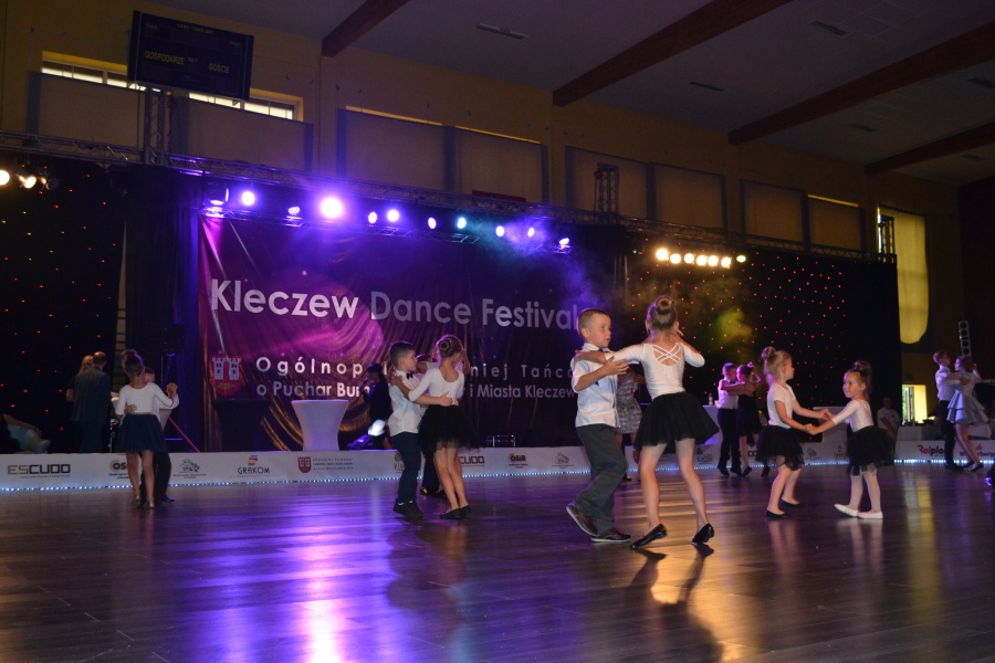 Walc, tango czy skoczna rumba. Tancerze zawładnęli dziś parkietem