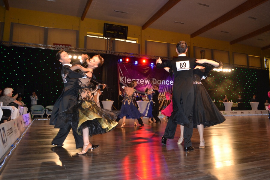 Walc, tango czy skoczna rumba. Tancerze zawładnęli dziś parkietem