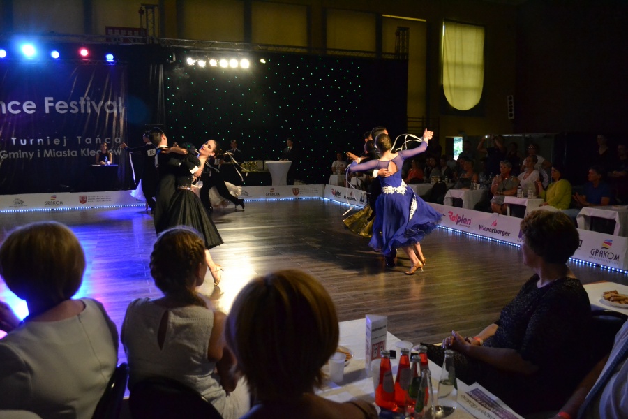 Walc, tango czy skoczna rumba. Tancerze zawładnęli dziś parkietem