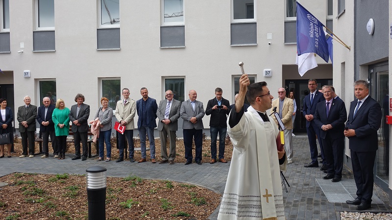 Budynek za ponad 6 milionów złotych. Odebrali klucze do nowych mieszkań