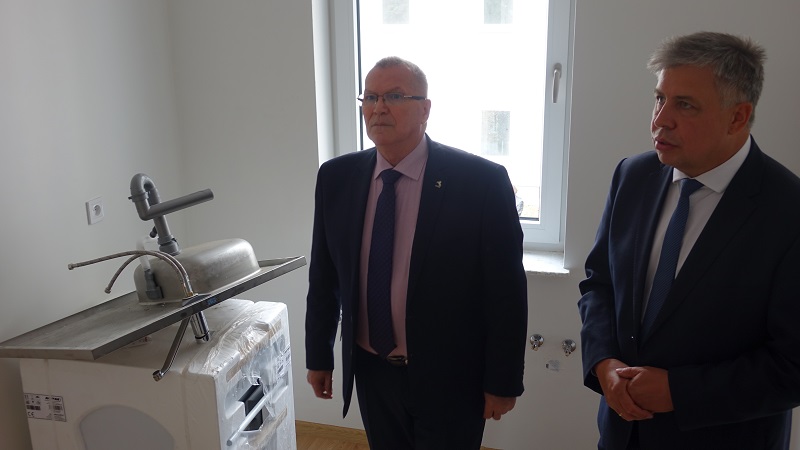 Budynek za ponad 6 milionów złotych. Odebrali klucze do nowych mieszkań