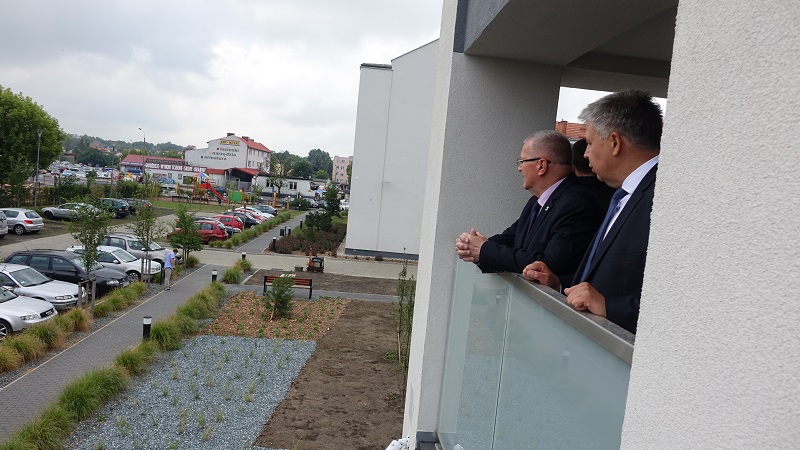 Budynek za ponad 6 milionów złotych. Odebrali klucze do nowych mieszkań