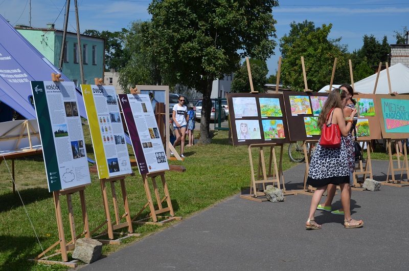 Chór zaśpiewa na środku Warty. Trwa Festiwal Historii i Kultury