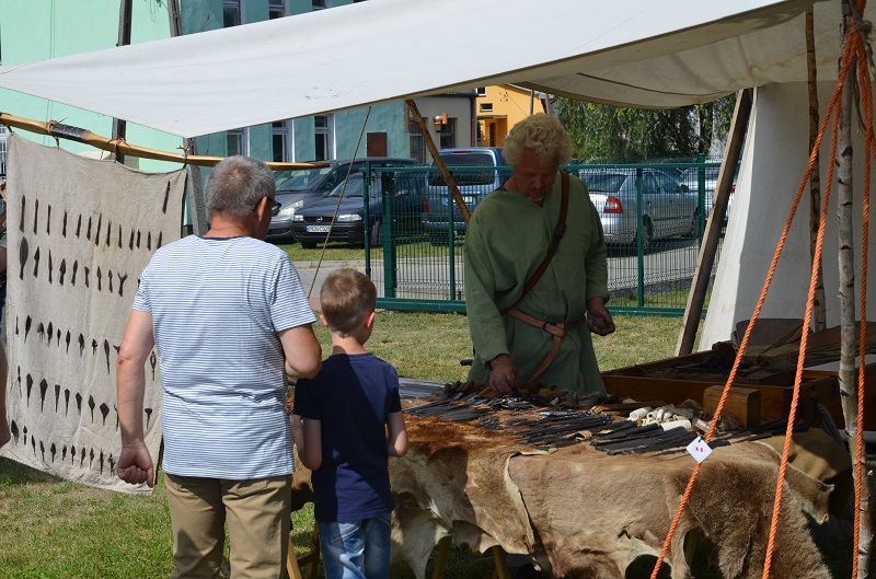 Chór zaśpiewa na środku Warty. Trwa Festiwal Historii i Kultury