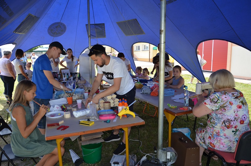 Chór zaśpiewa na środku Warty. Trwa Festiwal Historii i Kultury