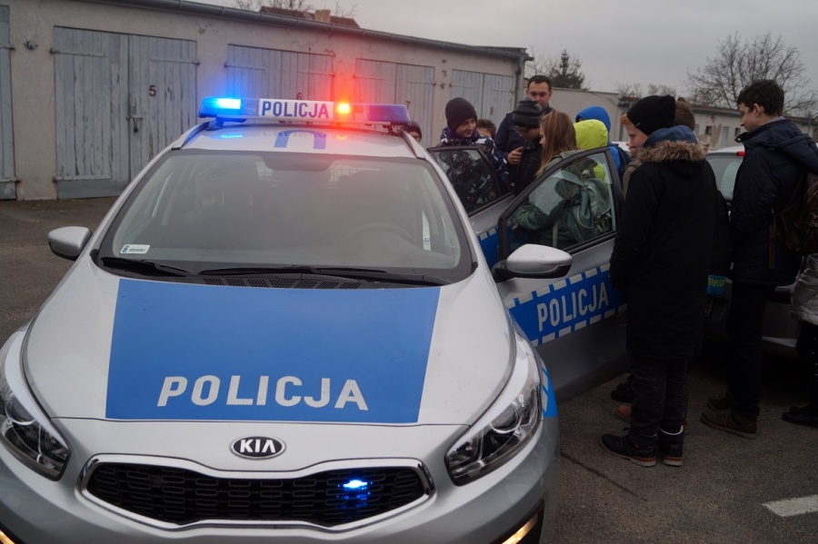 O mowie nienawiści. Lekcja w sądzie i komendzie policji