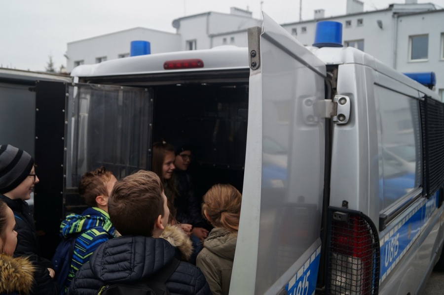 O mowie nienawiści. Lekcja w sądzie i komendzie policji