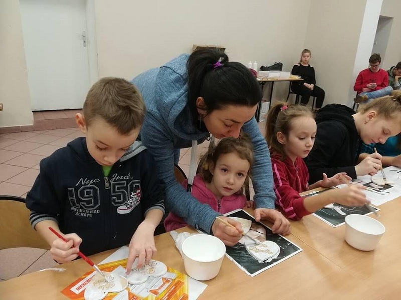 Nie nudzą się w ferie. Dzieci robiły niespodzianki dla dziadków