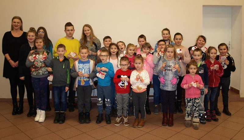 Nie nudzą się w ferie. Dzieci robiły niespodzianki dla dziadków