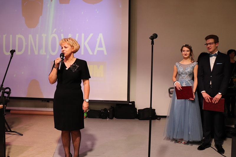 Maturzysto, żyj z całych sił! Studniówka III LO