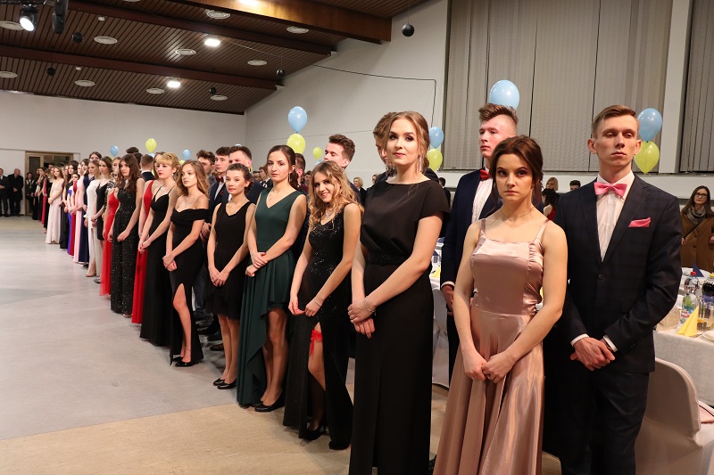 Maturzysto, żyj z całych sił! Studniówka III LO