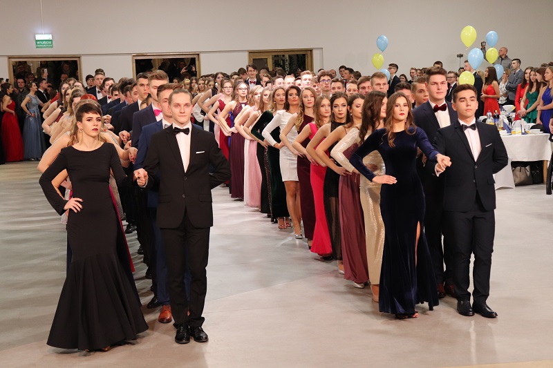 Maturzysto, żyj z całych sił! Studniówka III LO