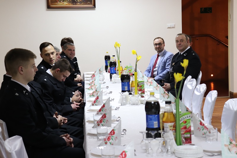 Strażacy-ochotnicy odpowiadają na każde wezwanie. Jeżdżą na akcje, szkolą się i spotykają z mieszkańcami