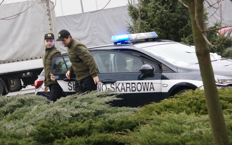 Warsztaty z funkcjonariuszami celno-skarbowymi. Uczniowie CKU poznawali swój przyszły zawód