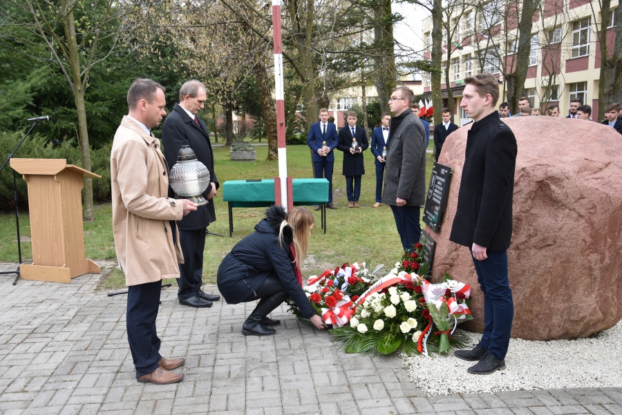 Obchody na Skwerze Pamięci Ofiar Zbrodni Katyńskiej. Przypomnieli wydarzenia z 1940 roku