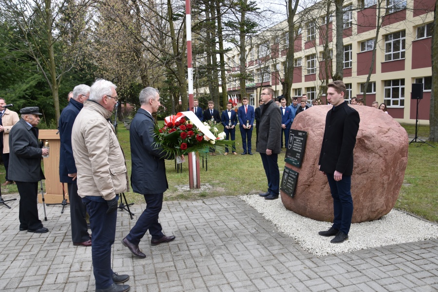 Obchody na Skwerze Pamięci Ofiar Zbrodni Katyńskiej. Przypomnieli wydarzenia z 1940 roku