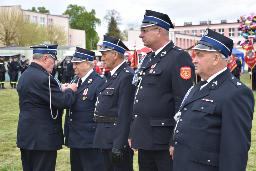 Dziś świętują strażacy z całego powiatu. Młodzieżowa Drużyna Pożarnicza otrzymała proporzec