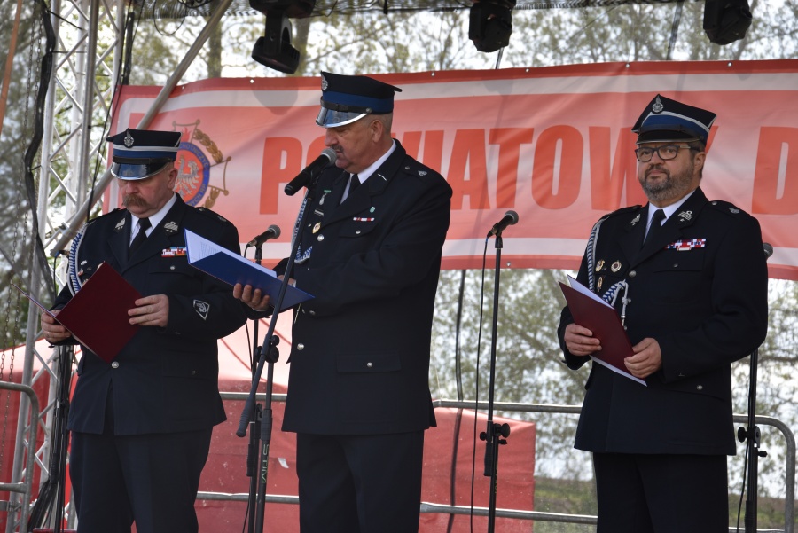 Dziś świętują strażacy z całego powiatu. Młodzieżowa Drużyna Pożarnicza otrzymała proporzec