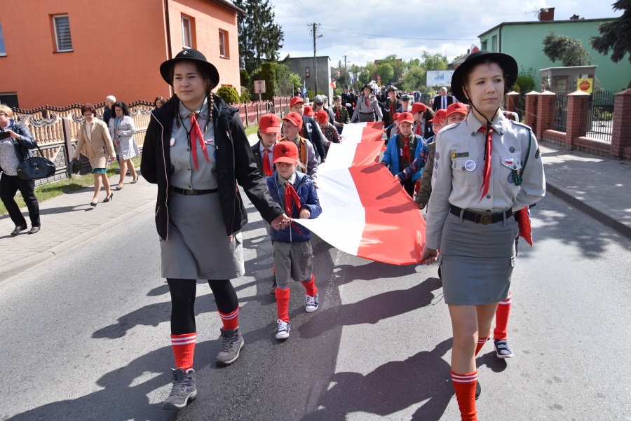 Dziś świętują strażacy z całego powiatu. Młodzieżowa Drużyna Pożarnicza otrzymała proporzec