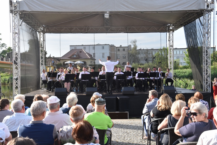 Moniuszko na bulwarze, czyli „Nad rzeką pełną muzyki”