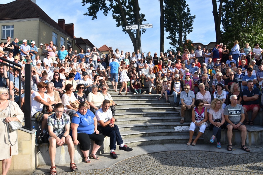 Moniuszko na bulwarze, czyli „Nad rzeką pełną muzyki”