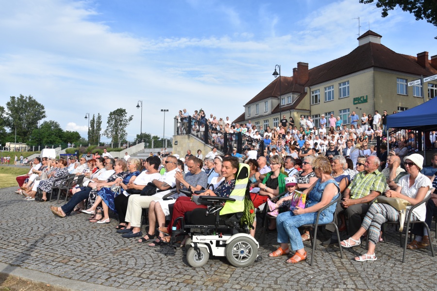 Moniuszko na bulwarze, czyli „Nad rzeką pełną muzyki”